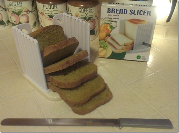 bread slicer with pumpkin bread
