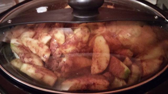 Apples in crock pot